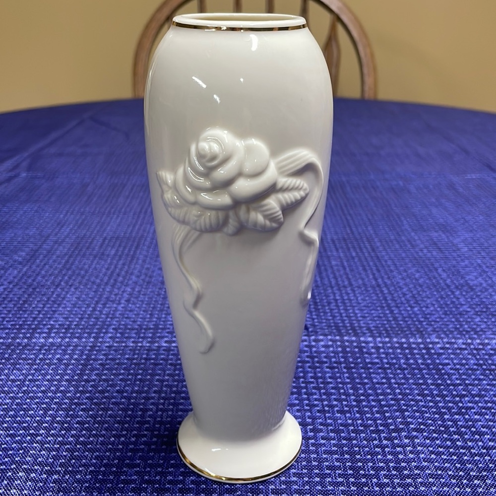 Lenox Rose Blossom Bud Vase Porcelain 24K Gold Trim Ivory Cream Tall 7.5 inches
